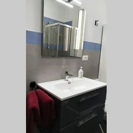 아파트 Confortevole Vicino Al Centro