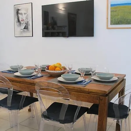 Confortevole Vicino Al Centro *